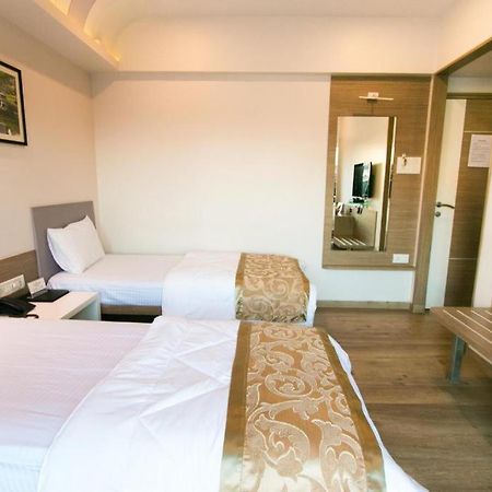 Mira-Bhayandar Seasons Hotel מראה חיצוני תמונה